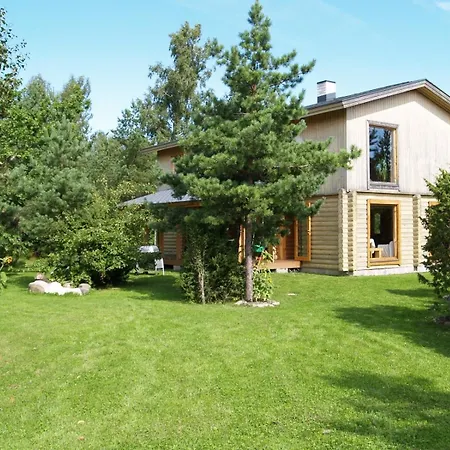 Willa Kibuvitsa House *