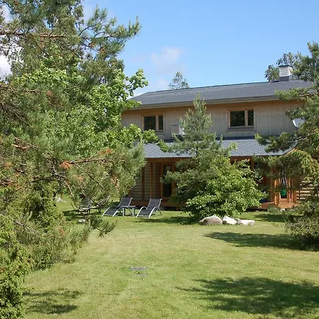 Villa Kibuvitsa House