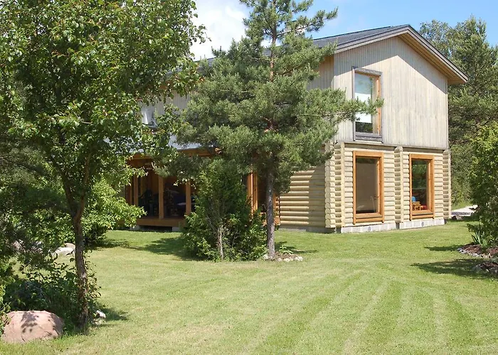 Villa Kibuvitsa House